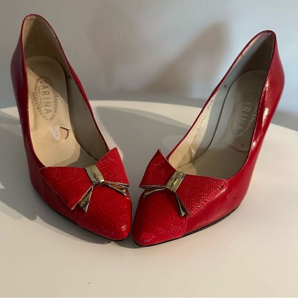 Vintage Red Pumps With Bows, Made In Spain, Embossed Leather, Gold Elements - Picture 3 of 16